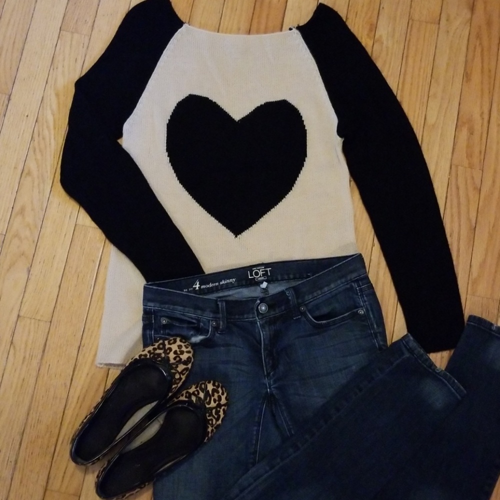 CLOSET BLOWOUT!   Baseball style heart lightweight top/sweater